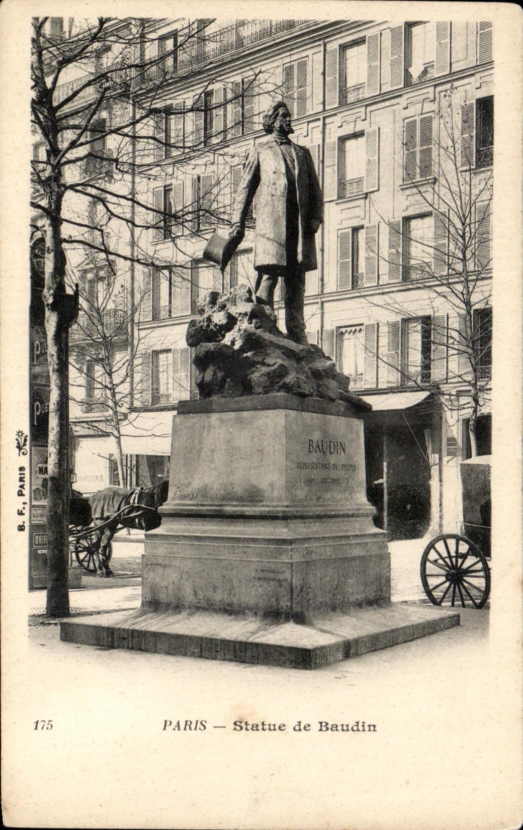 CPA Paris Statue de Baudin