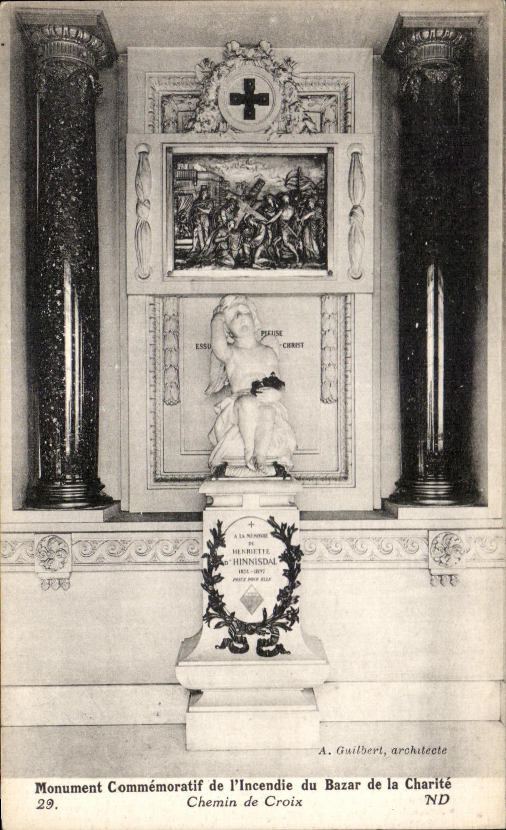 CPA Monument Commemoratif de I Incendie du Bazar de la Charite Chemin de Croix