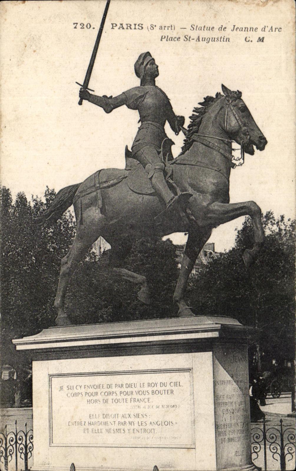CPA Paris Statue de Jeanne d Arc Place St Augustin