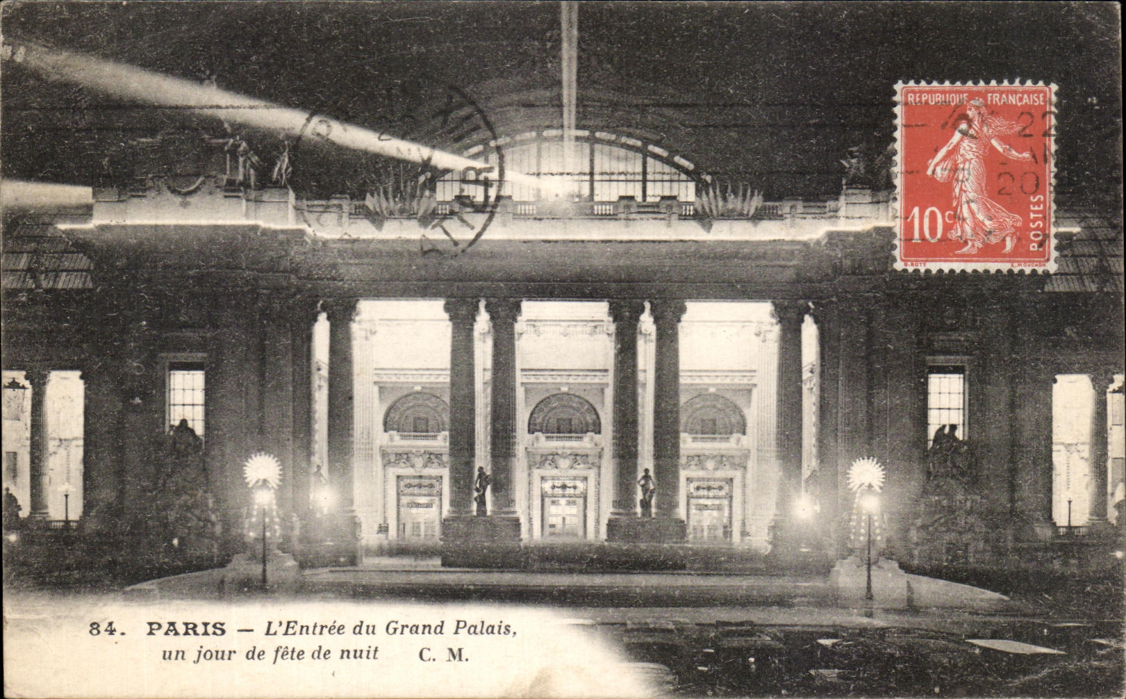 CPA Paris L Entree du Grand Palais un jour de fete de nuit