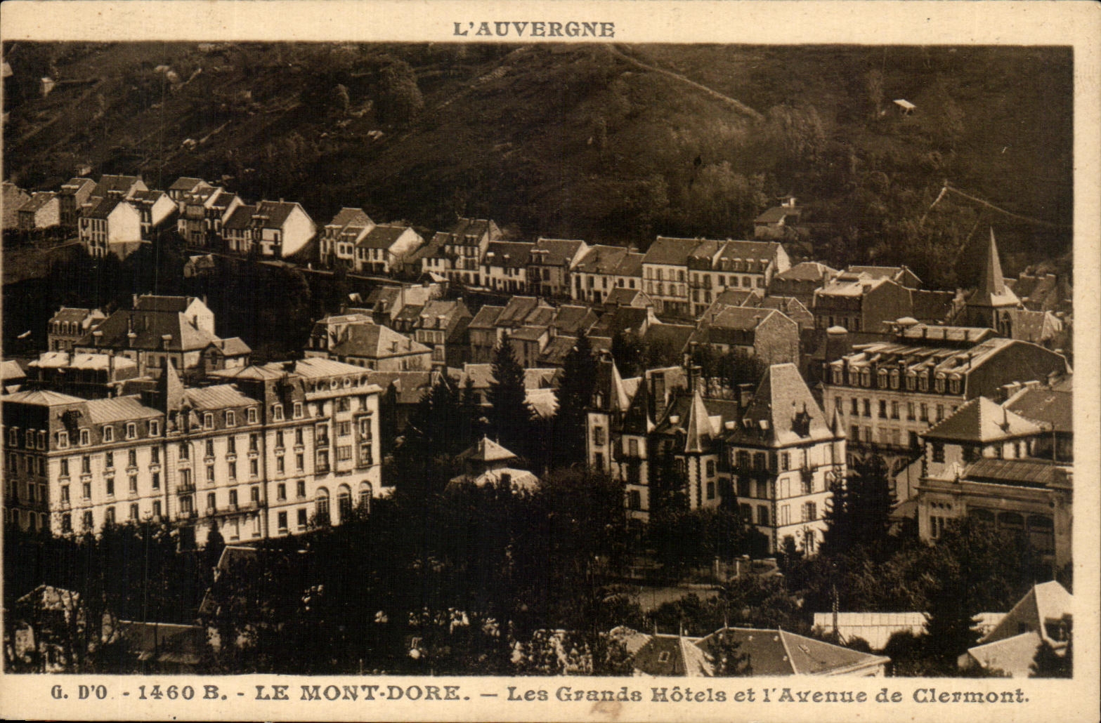CPA Le Mont Dore Les Grands Hotel et I Avenue de Clermont