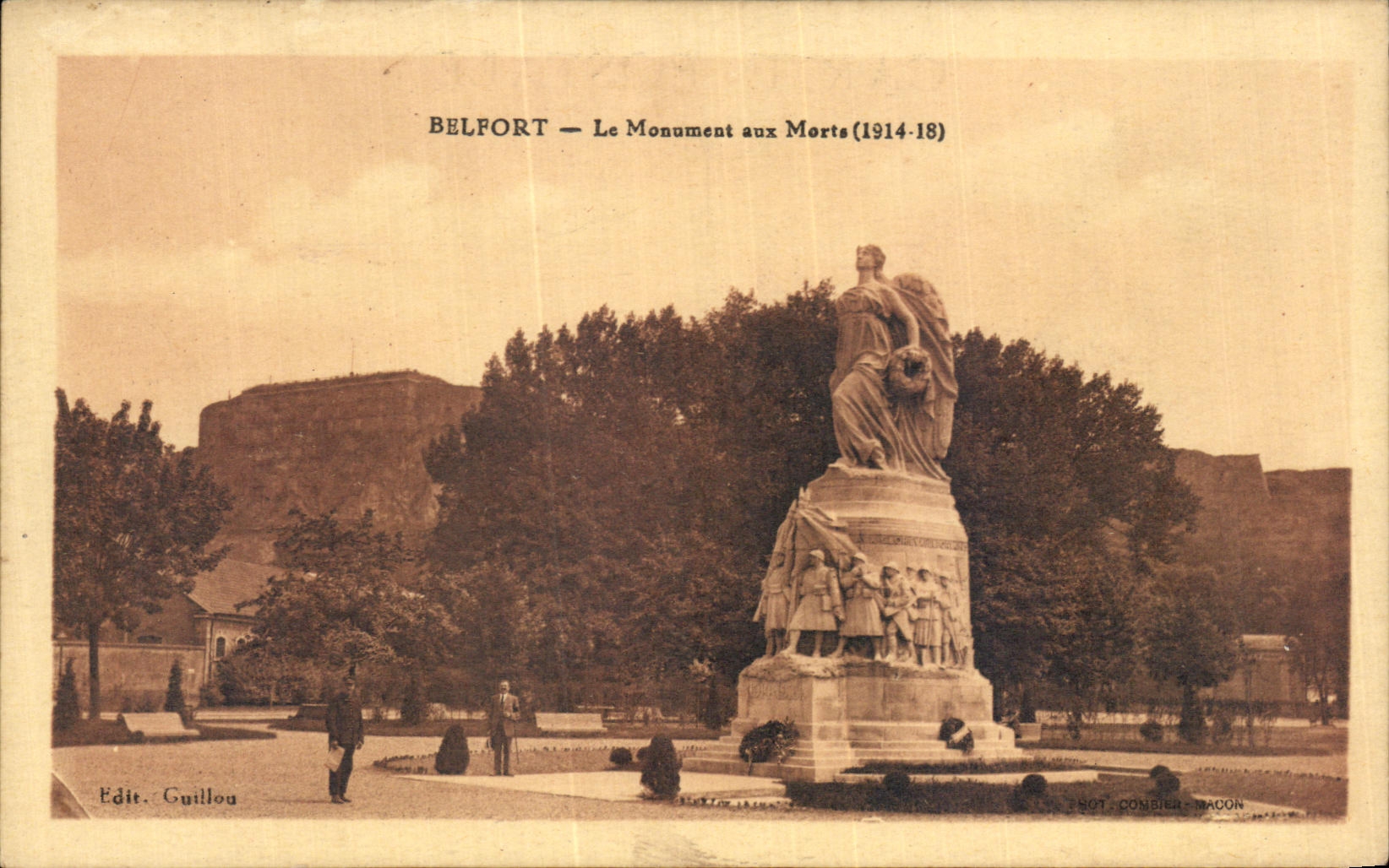CPA Belfort Le Monument aux Morts