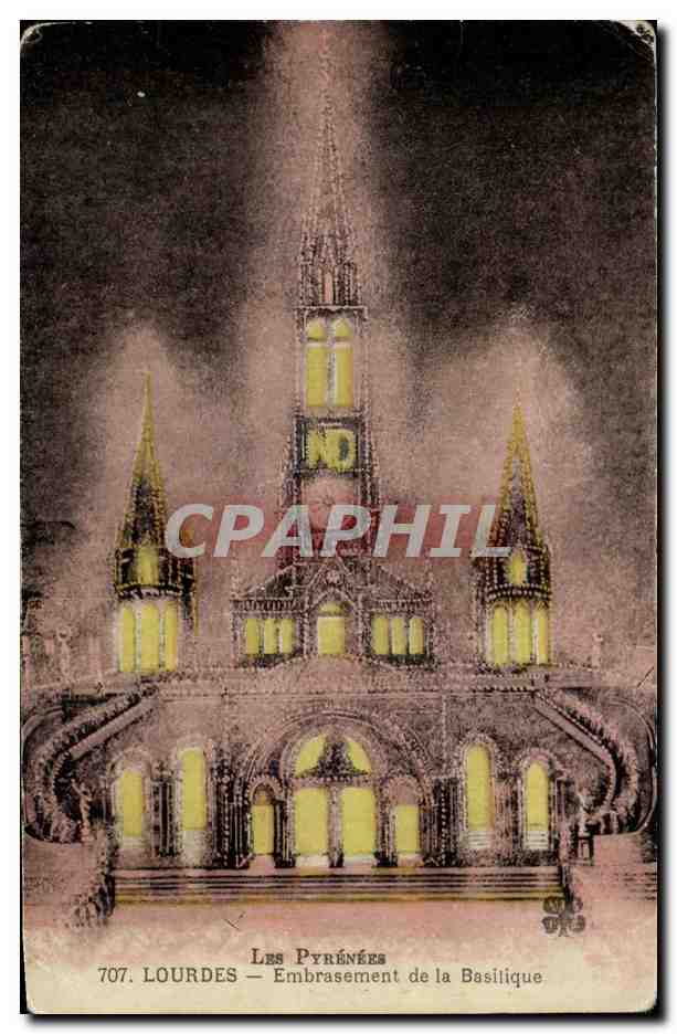 CPA Les Pyrenees Lourdes Embrasement de la Basilique