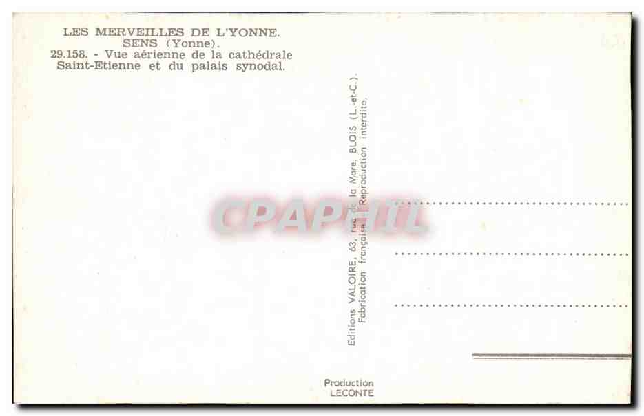 Sens (Yonne) — Vue aérienne de la cathédrale Saint-Étienne et du palais synodal — Éditions Valoire, Blois — Reverso