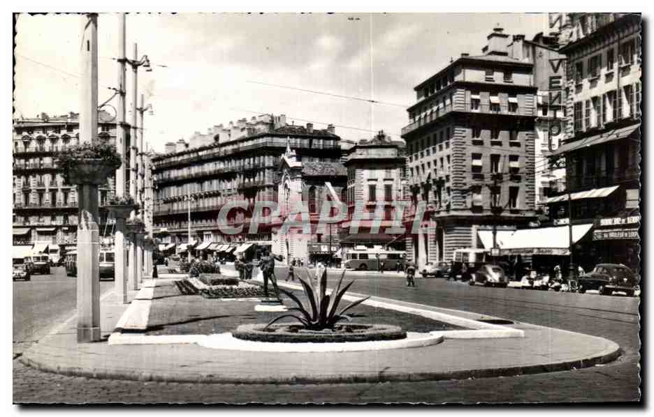 CPA Marseille Le Quai des Belges et ses Jardins