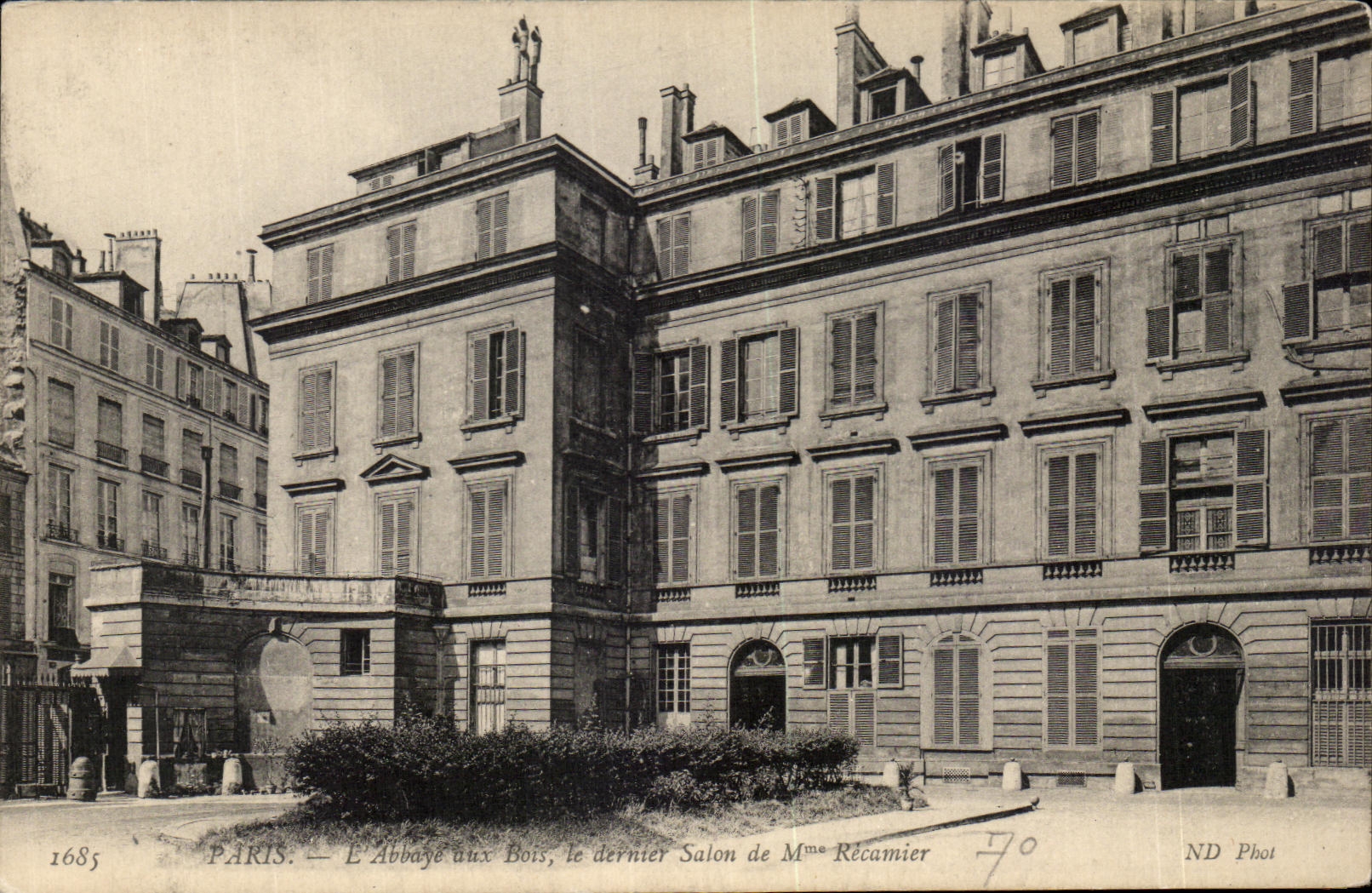 CPA Paris E Avbaye aux Bois le dernier Salon de M Recamier