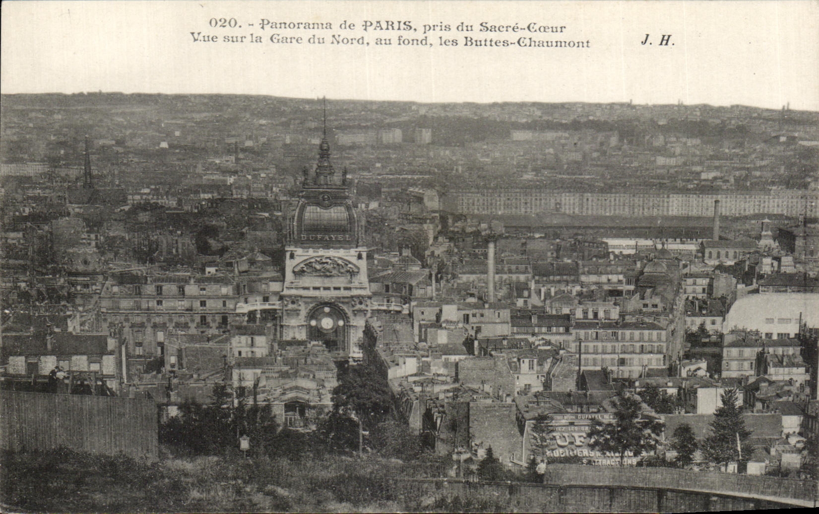 CPA Panorama de Paris Pris du Sacre Coeur Vue sur la Gare du Nord au fond les Buttes Chaumont Dufayel