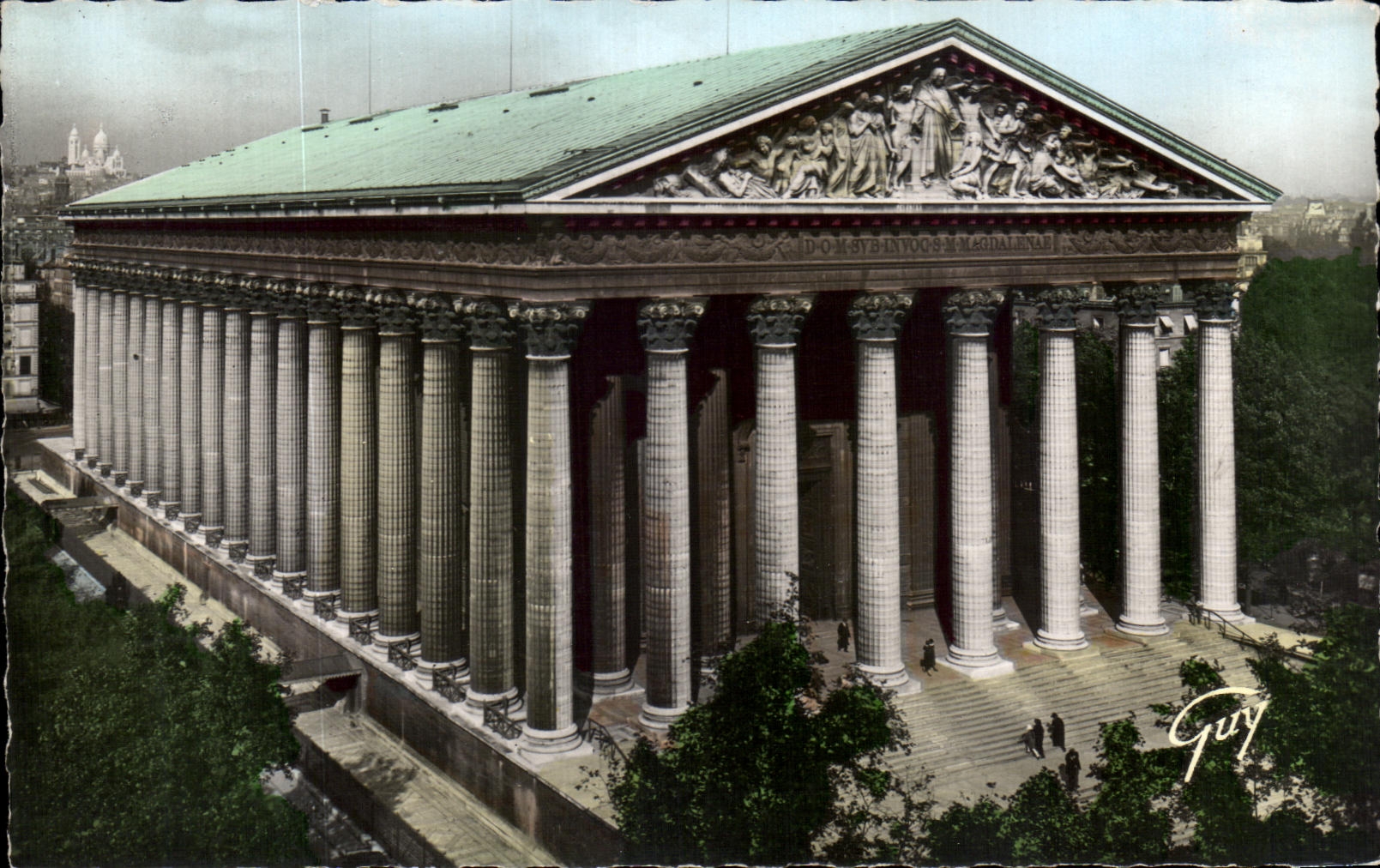 CPSM Paris Et Ses Merveilles Eglise de la Madeleine Au fond a gauche la basilique du Saere Coeur de Montmartre