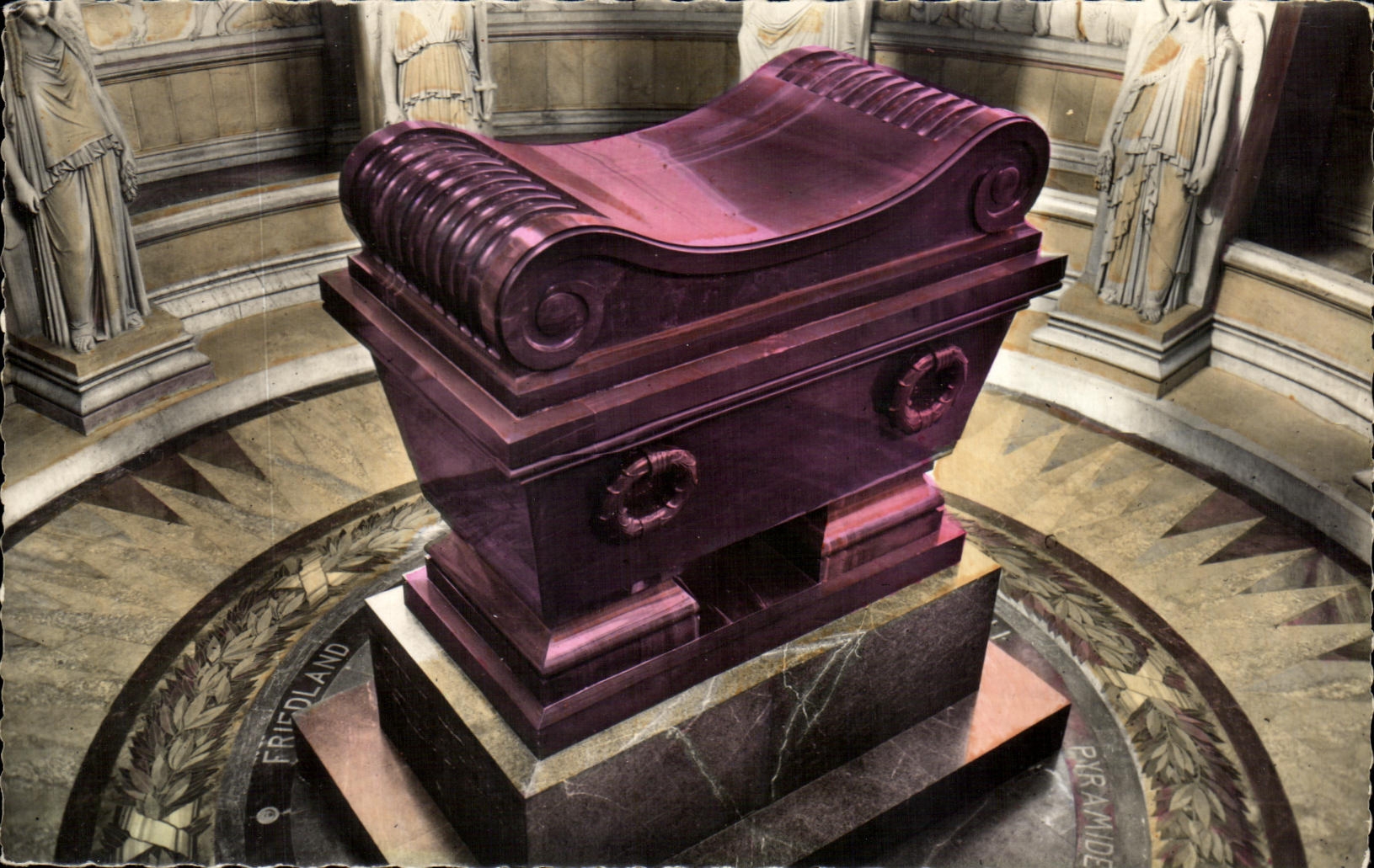CPSM Paris Les lnvaiides Le Tombeau de Napoleon ler