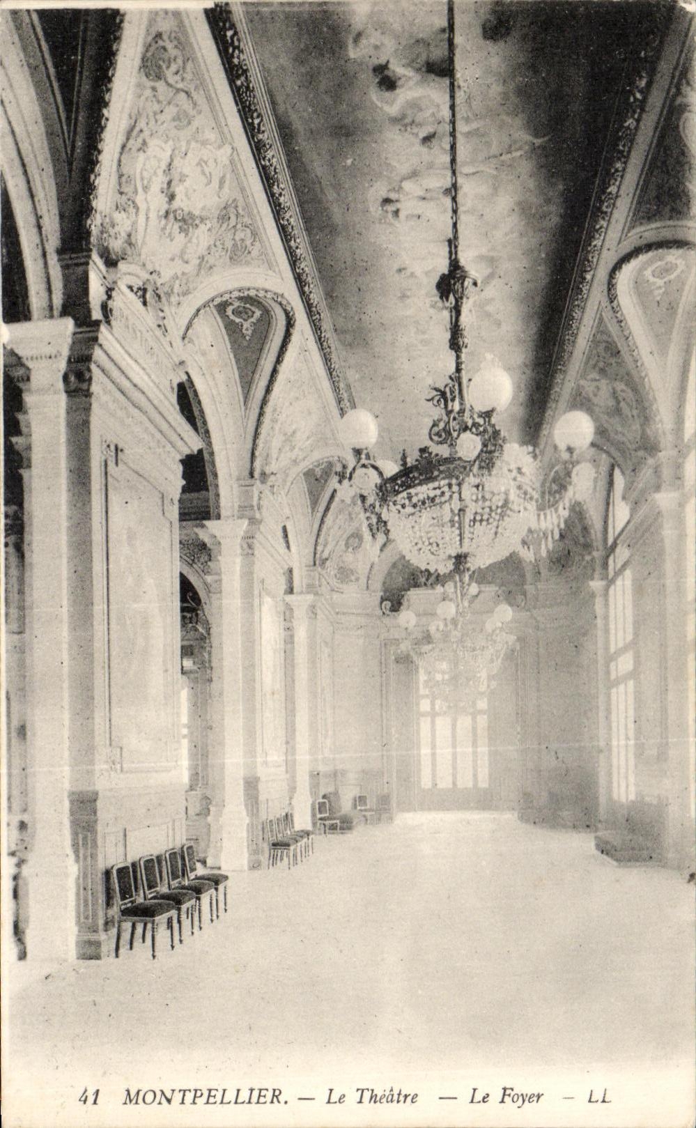CPA Montpellier Le Theatre Le Foyer