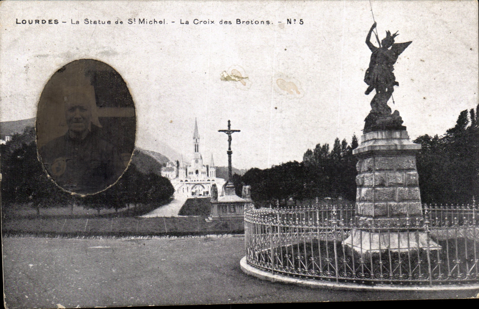 CPA Lourdes La Ststue de Sl Michel La Croix des Bretons