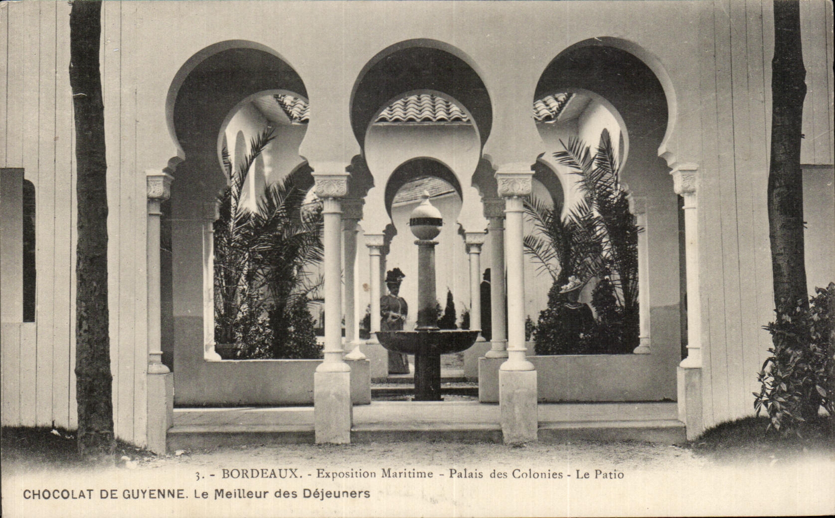 CPA Bordeaux Exposition Maritime Palais des Colonies Le Patio Chocolat De Guyenne Le Meilleur des Dejeuners