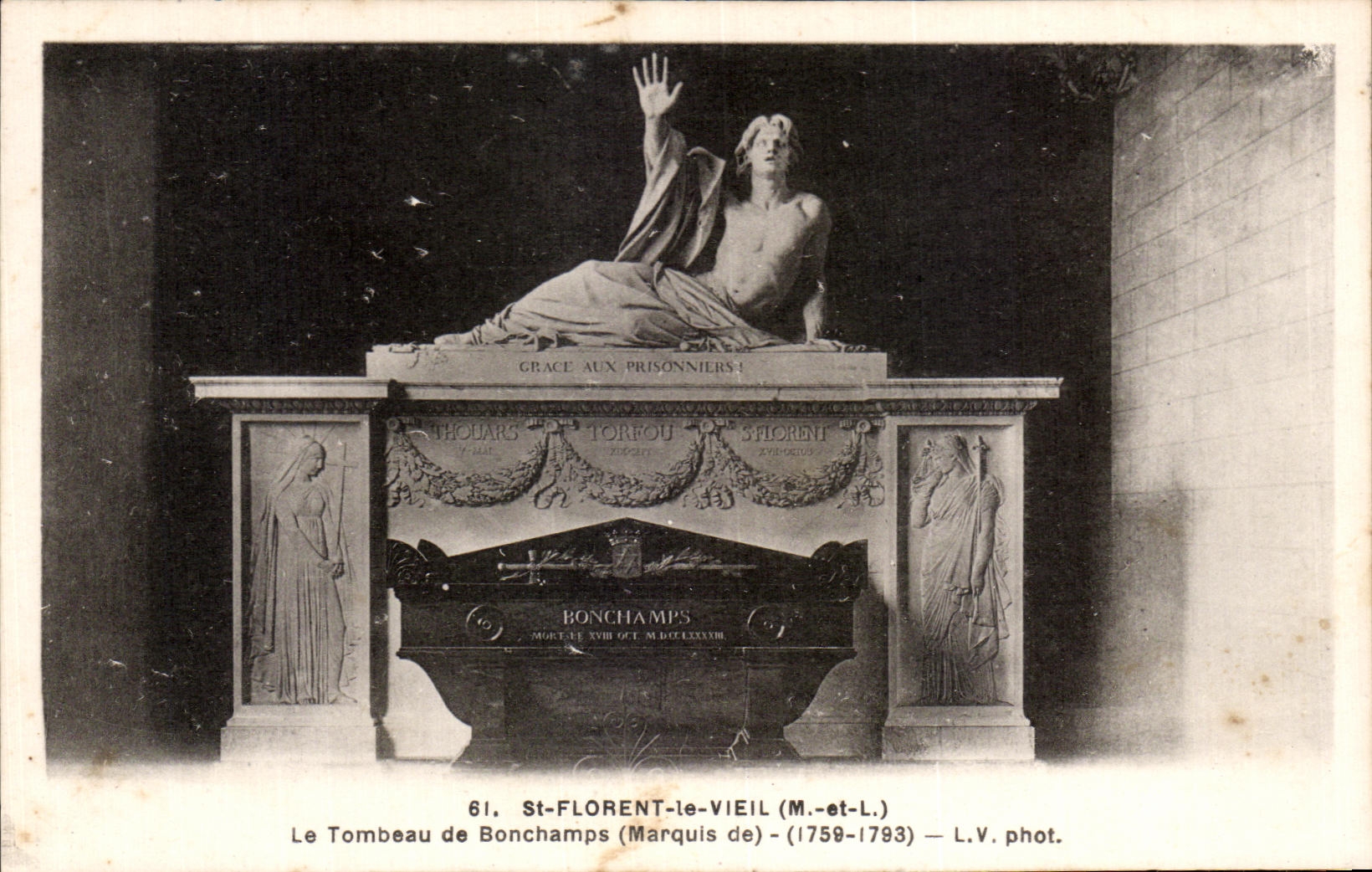 CPA St Florent le Vieil Le Tombeau de Bonchamps