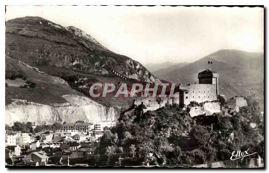 CPA Lourdes Le Chateau Fort et le Pic au Jer The old Castle ll Castello Forte Oude Kasteel