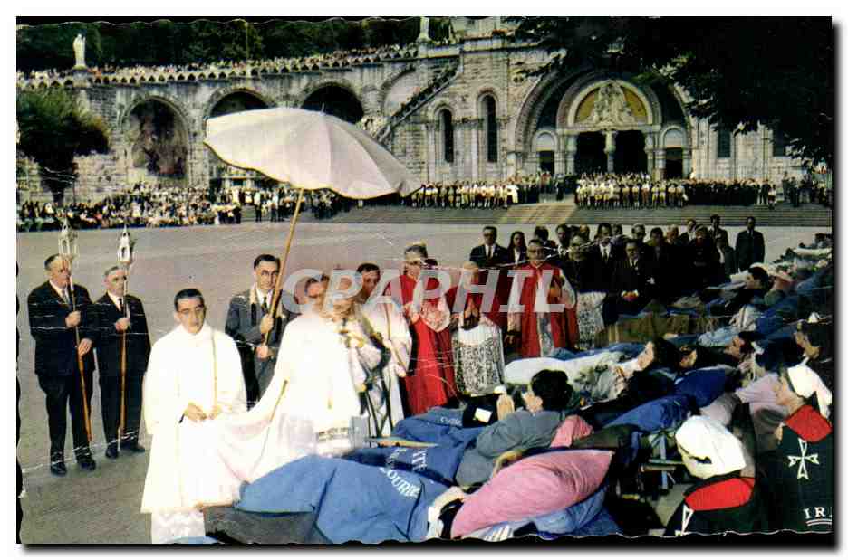 CPA Lourdes Benediction des Malades The Blessing of the Sick Benedizione degli ammalati Zegening vand de Zieken