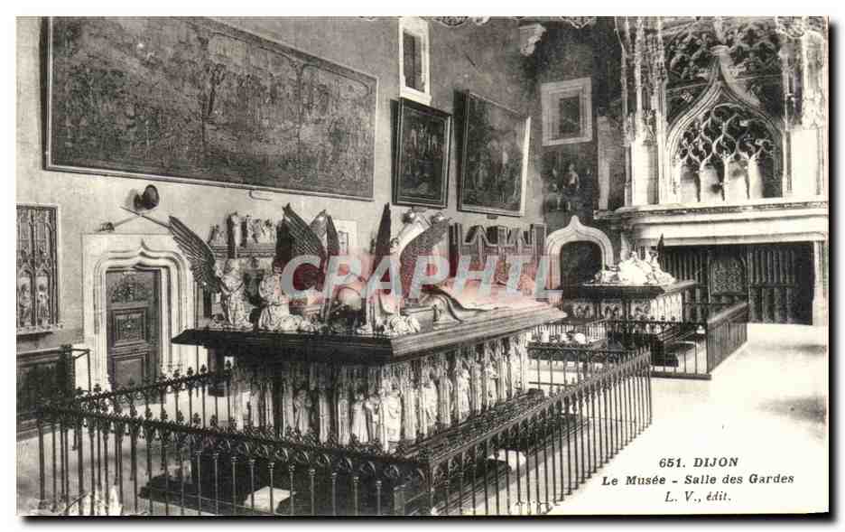 CPA Dijon Le Musee Salle des Gardes 