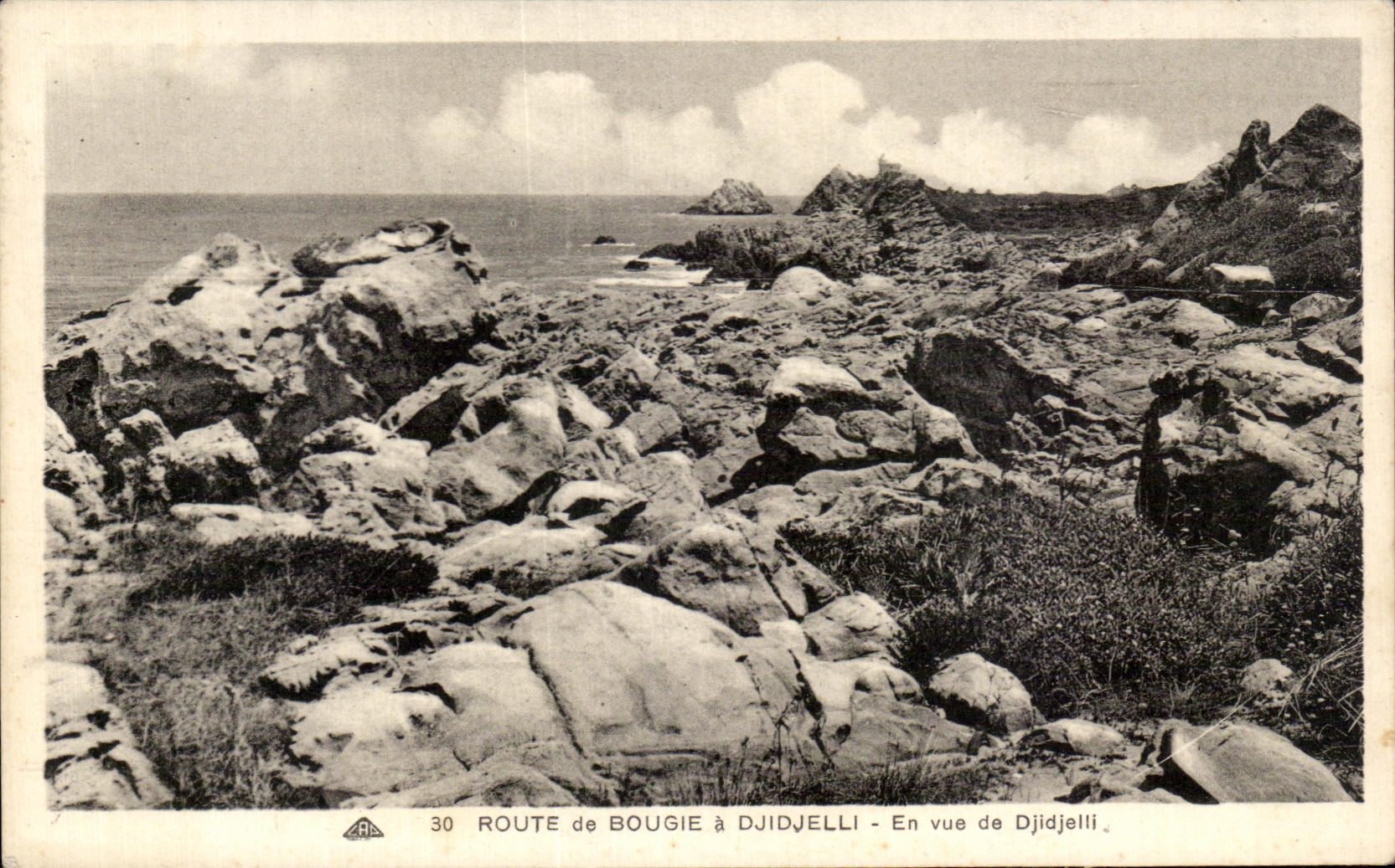 Route de Bougie à Djidjelli — En vue de Djidjelli — éditeur A.A. (n°30)