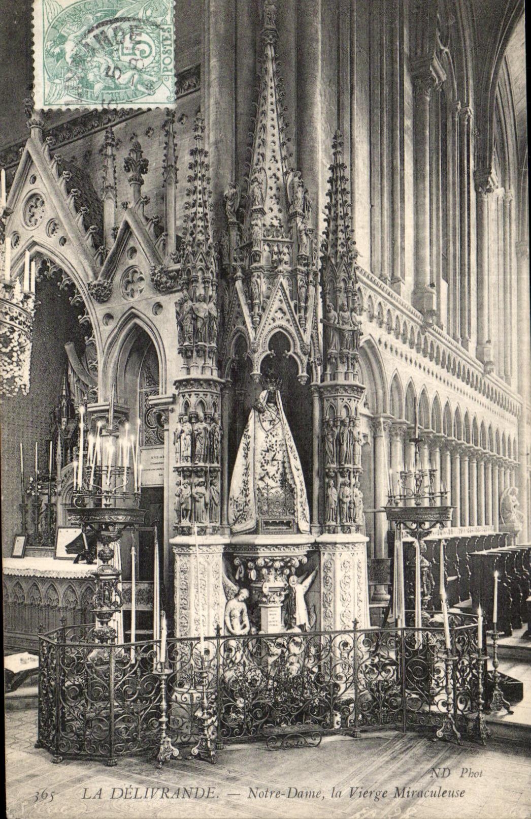 CPA La Delivrande Notre Dame la Vierge Miraculeuse