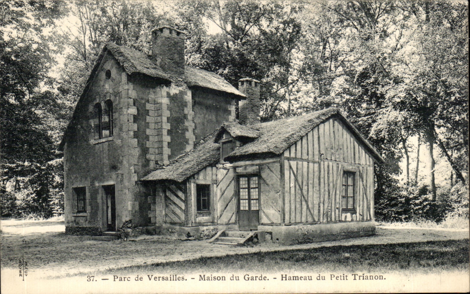 CPA Parc de Versailles Maison du Garde Hameau du Petit Trianon