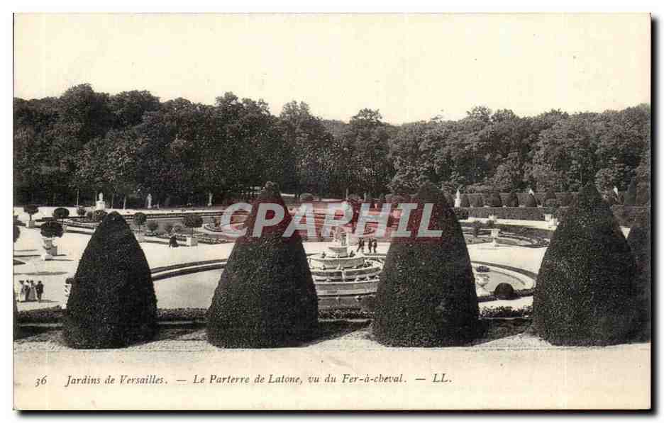 CPA Jardins de Versailles Le Parterre de Latone vu du Fer a cheval