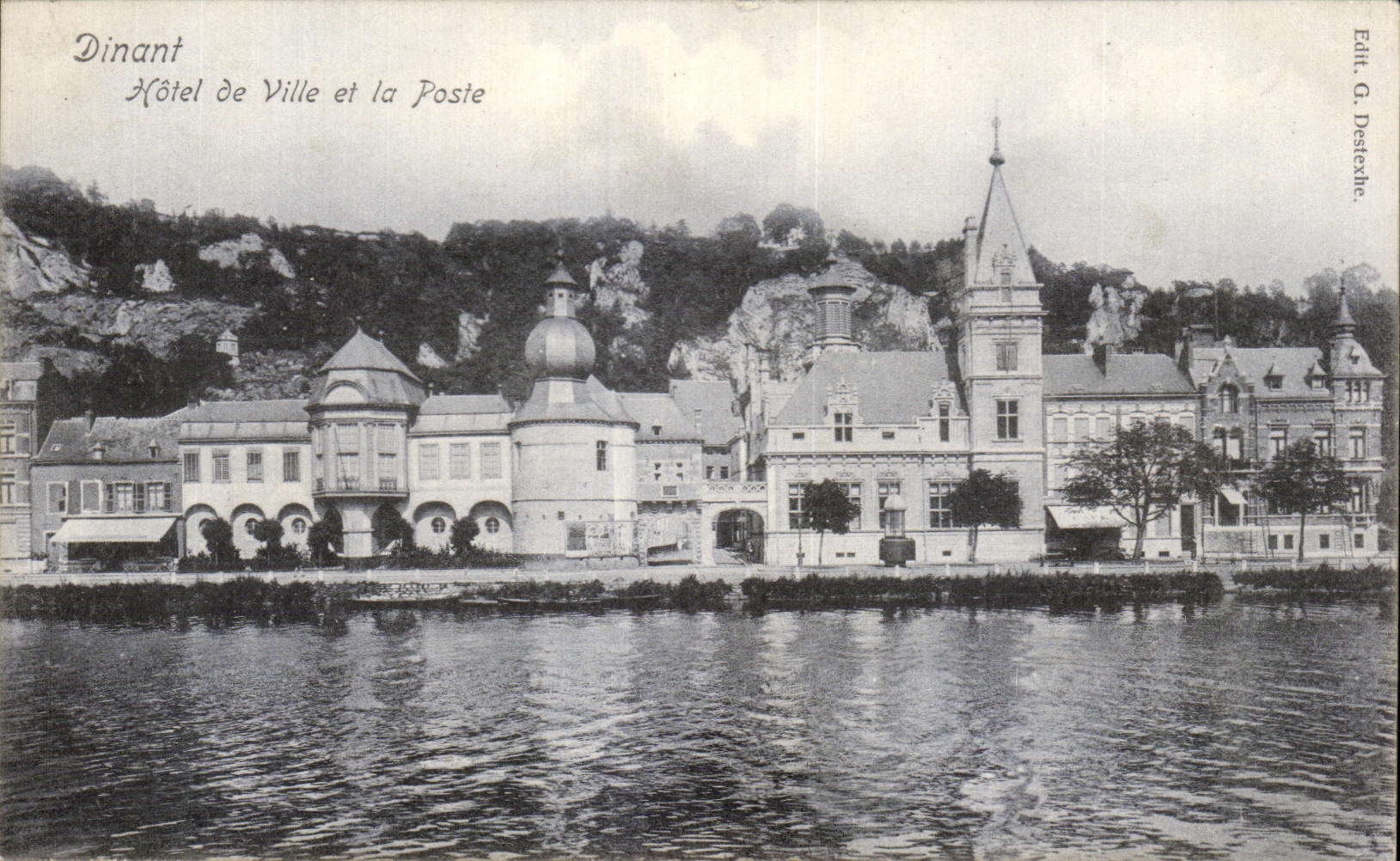 CPA Dinant Hotel de Ville et la Poste