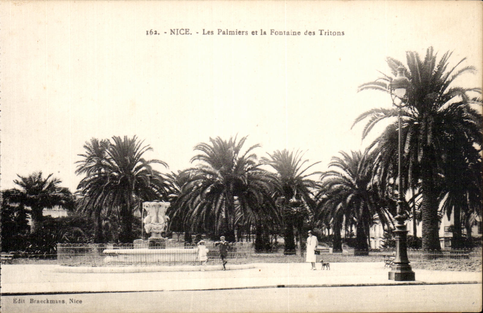 CPA Nice Les Palmiers et la Fontaine des Tritons