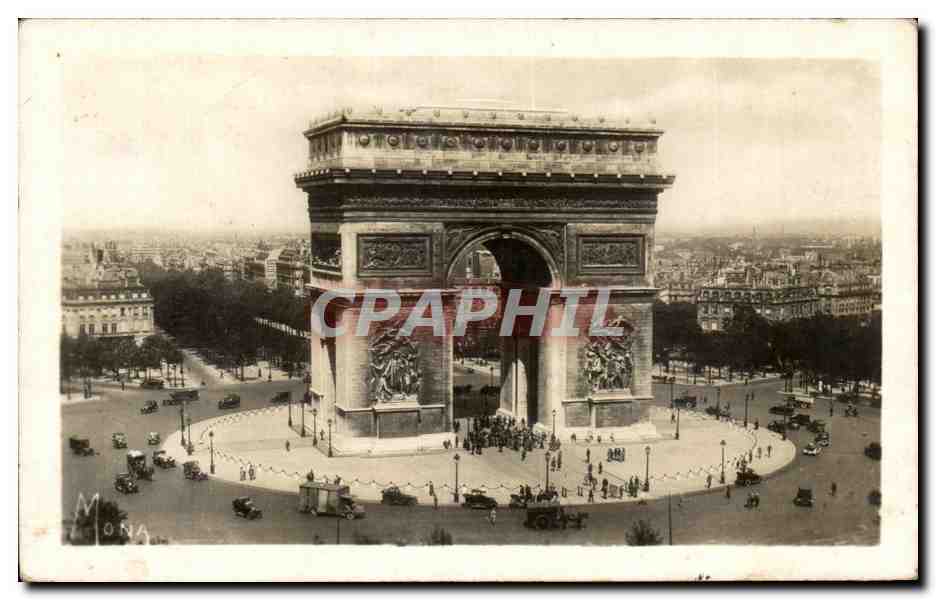 CPA Paris La Place de I Etoile et I Arc de Triomphe 