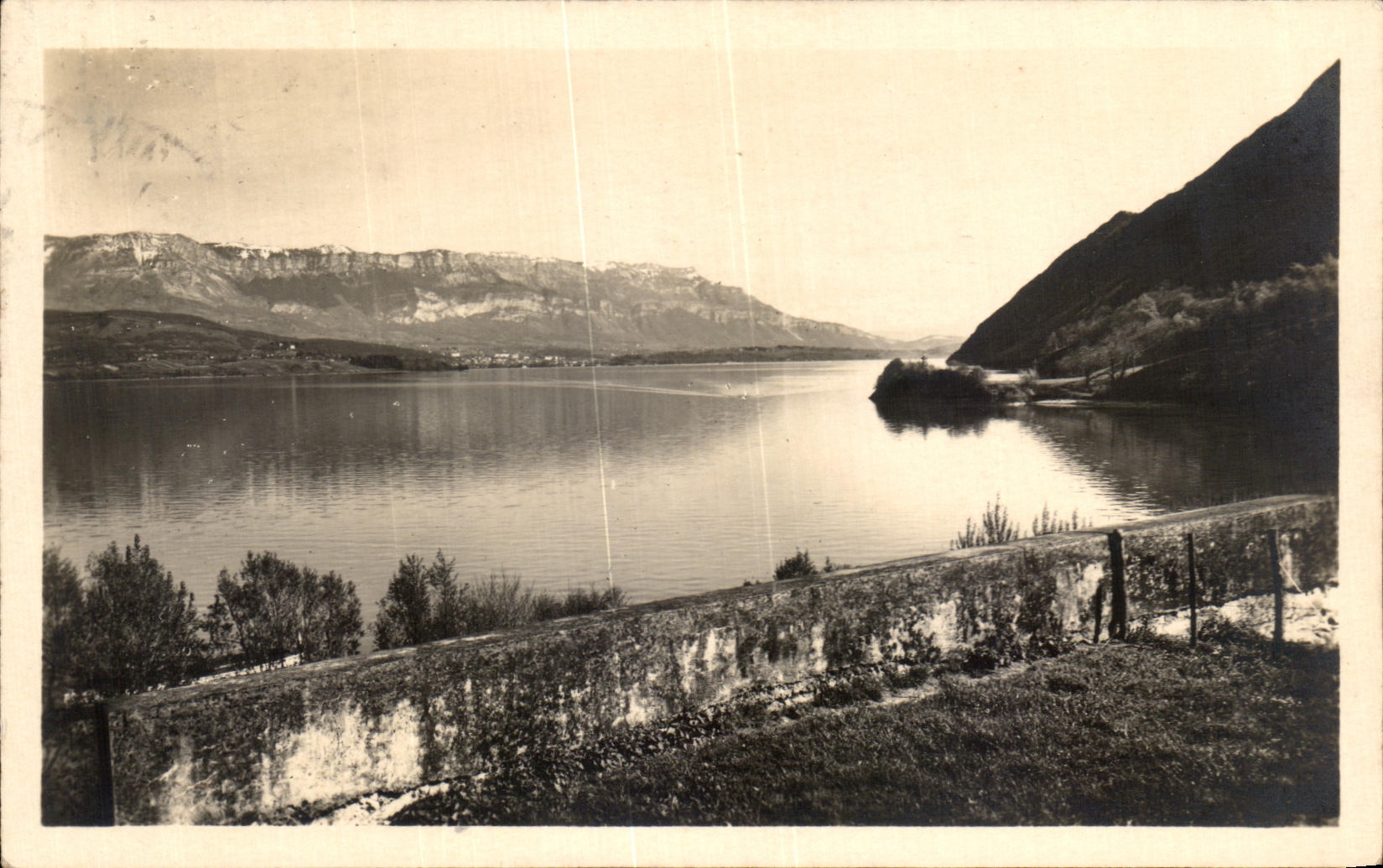 CPA Env d Aix les Bains L Abbaye d Hautecombe Le Lac du Bourget