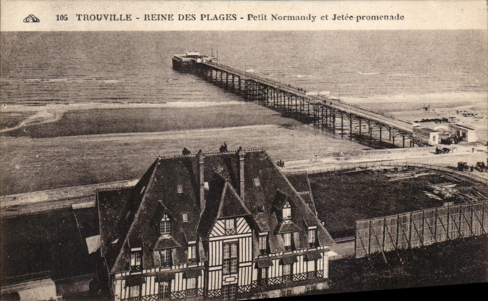 CPA Trouville Reine Des Plages Pelit Normandy et Jetee Promenade