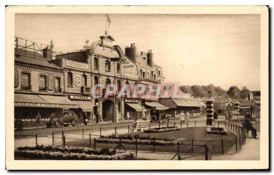 Place de la Gare à Deauville — vue de la place fleurie avec bâtiment Citroën — éditeur inconnu