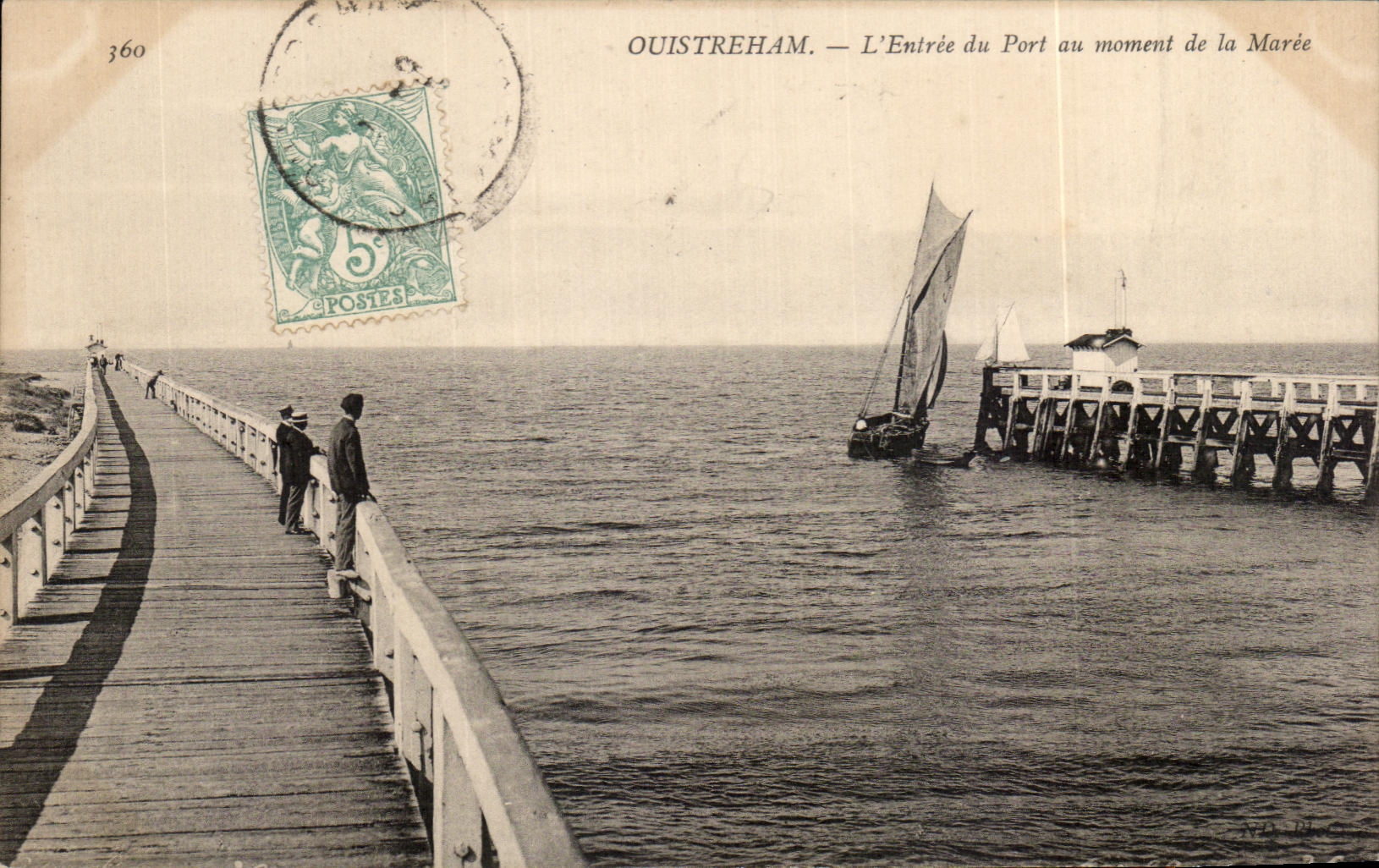 Ouistreham — L'Entrée du Port au moment de la Marée — éditeur inconnu, n° 360