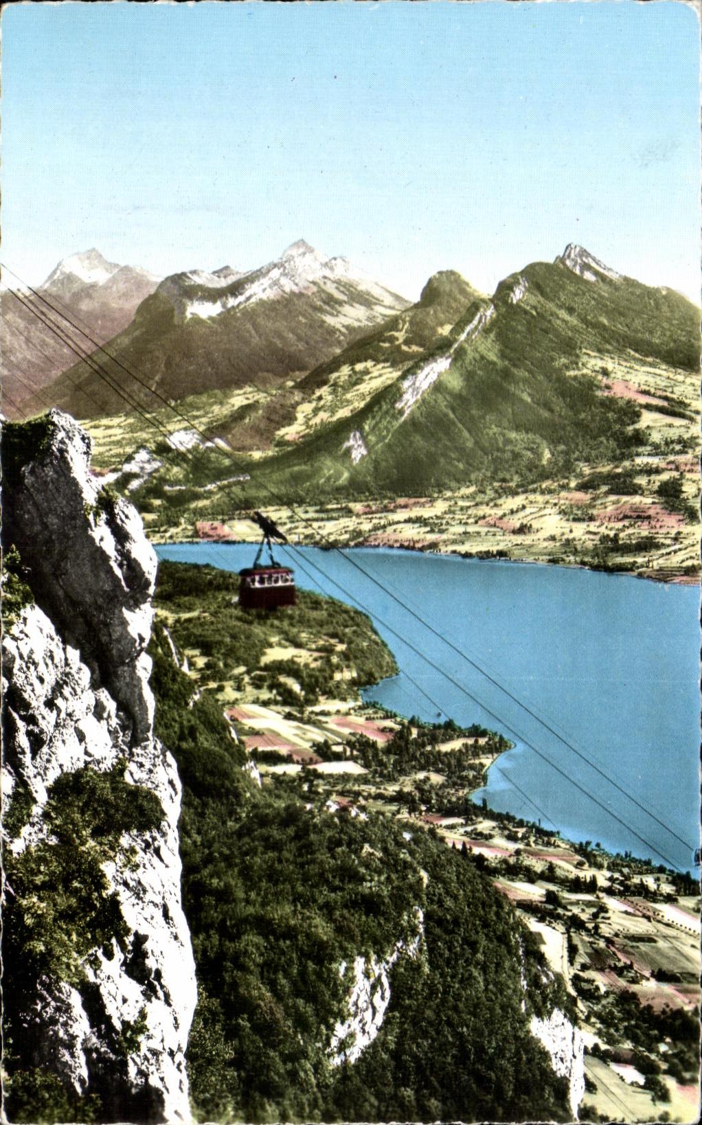 Lac d'Annecy — Téléphérique du Mont-Veyrier et vue sur les montagnes des Bauges — Éditions C. DUCRET