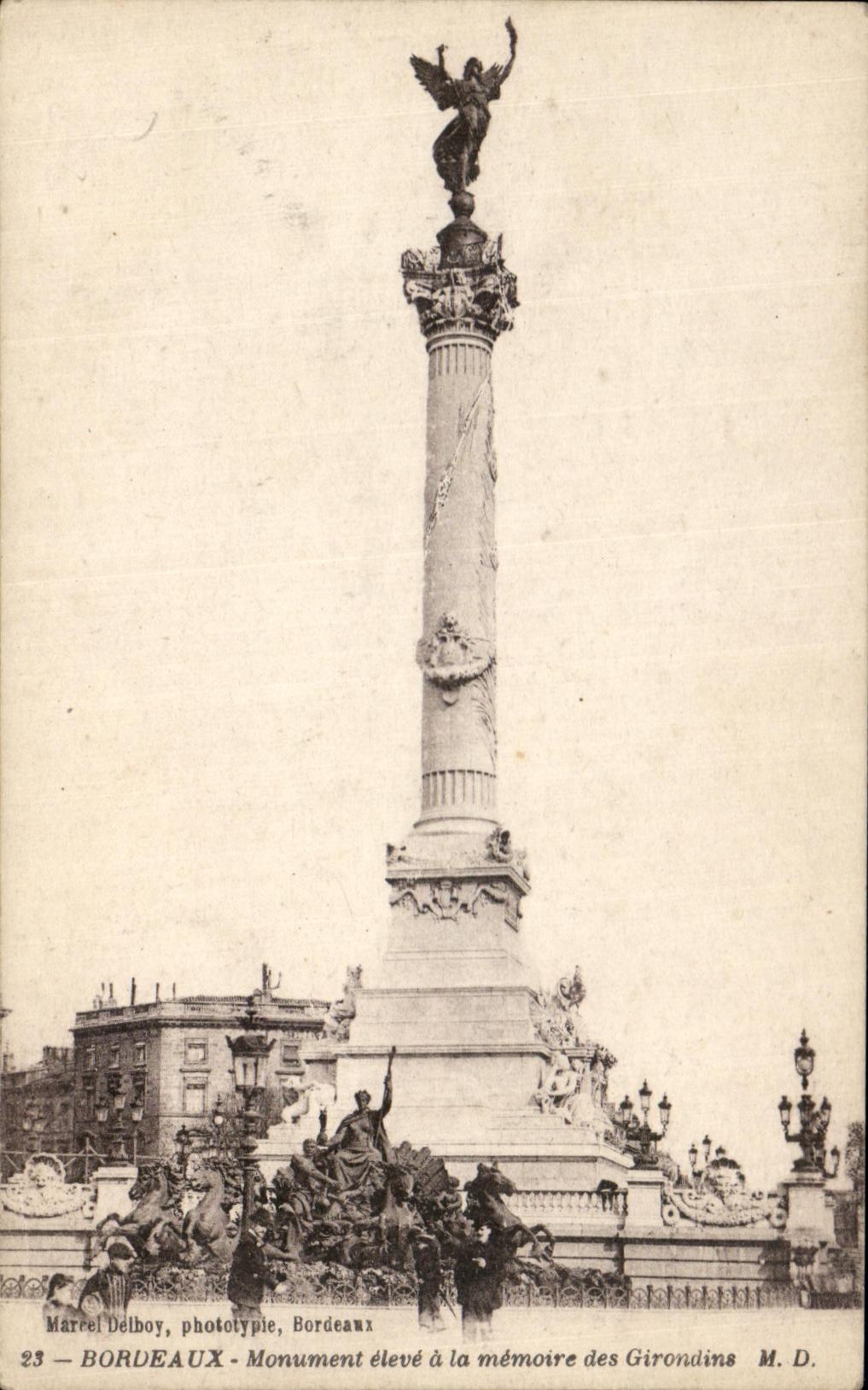 CPA Bordeaux monument eleve a la memore des Girondins