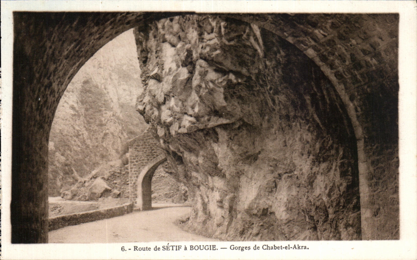 Route from Sétif to Bougie — Gorges of Chabet-el-Akra — Photo-Estibis, Alger