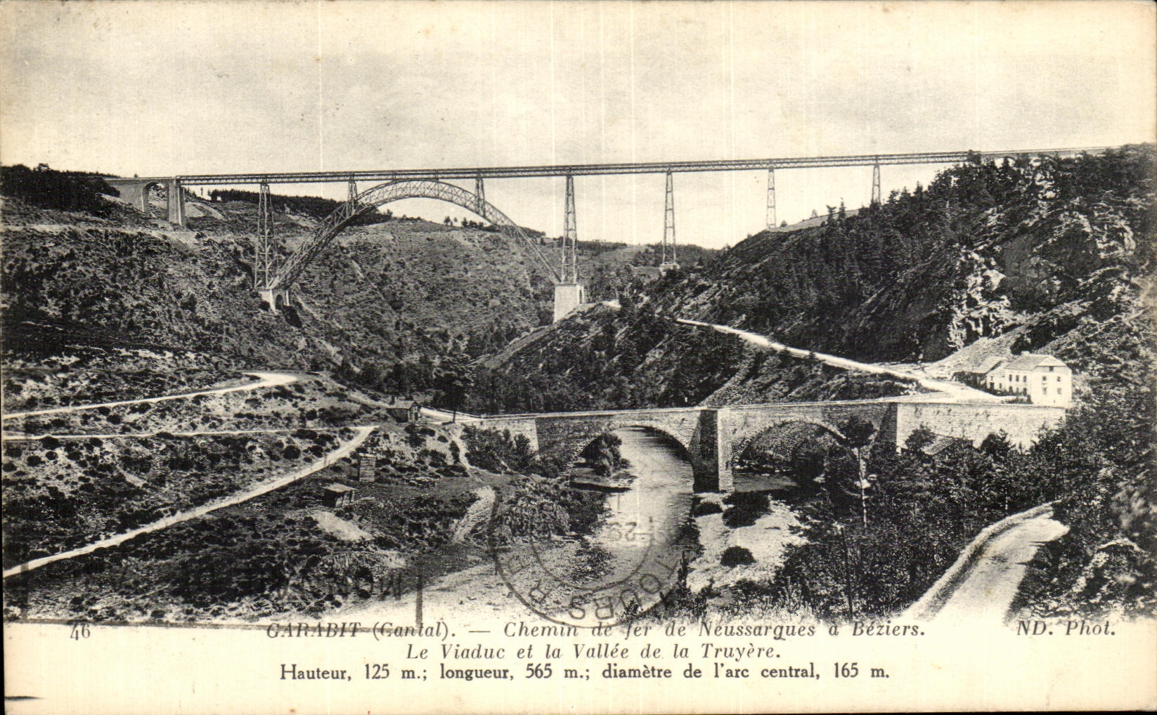 CPA Le Viaduc et la Vallee de la Truyere Garabit 