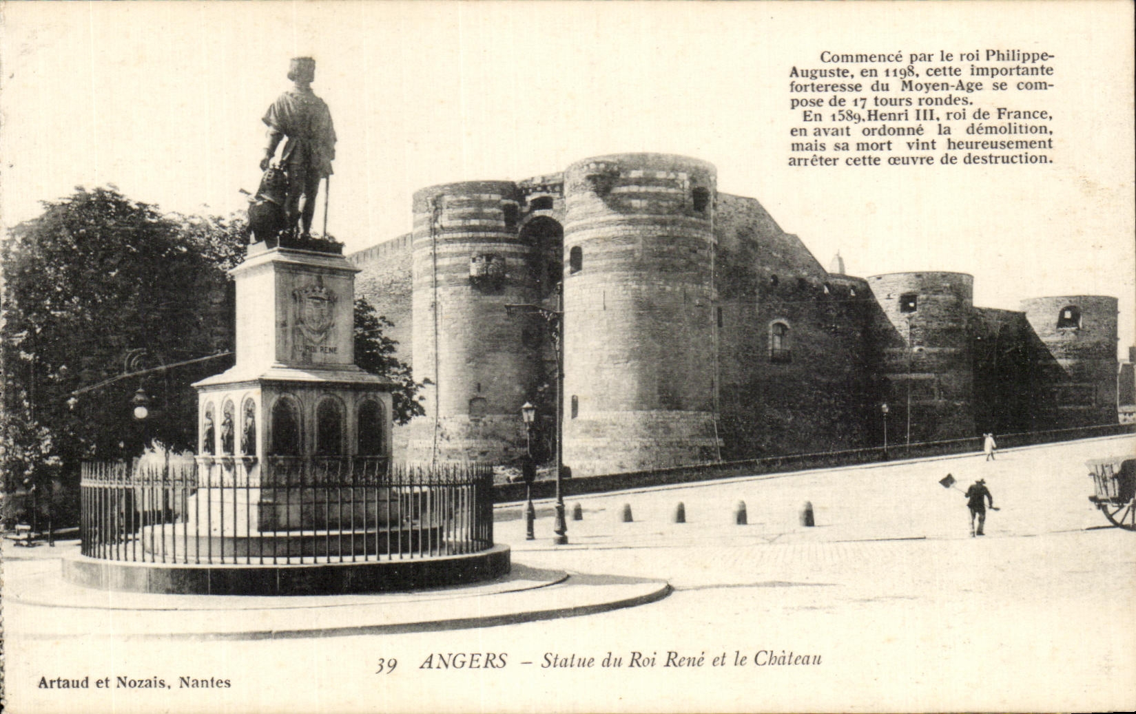 CPA Aners Statue du Roi Rene et le Chareau