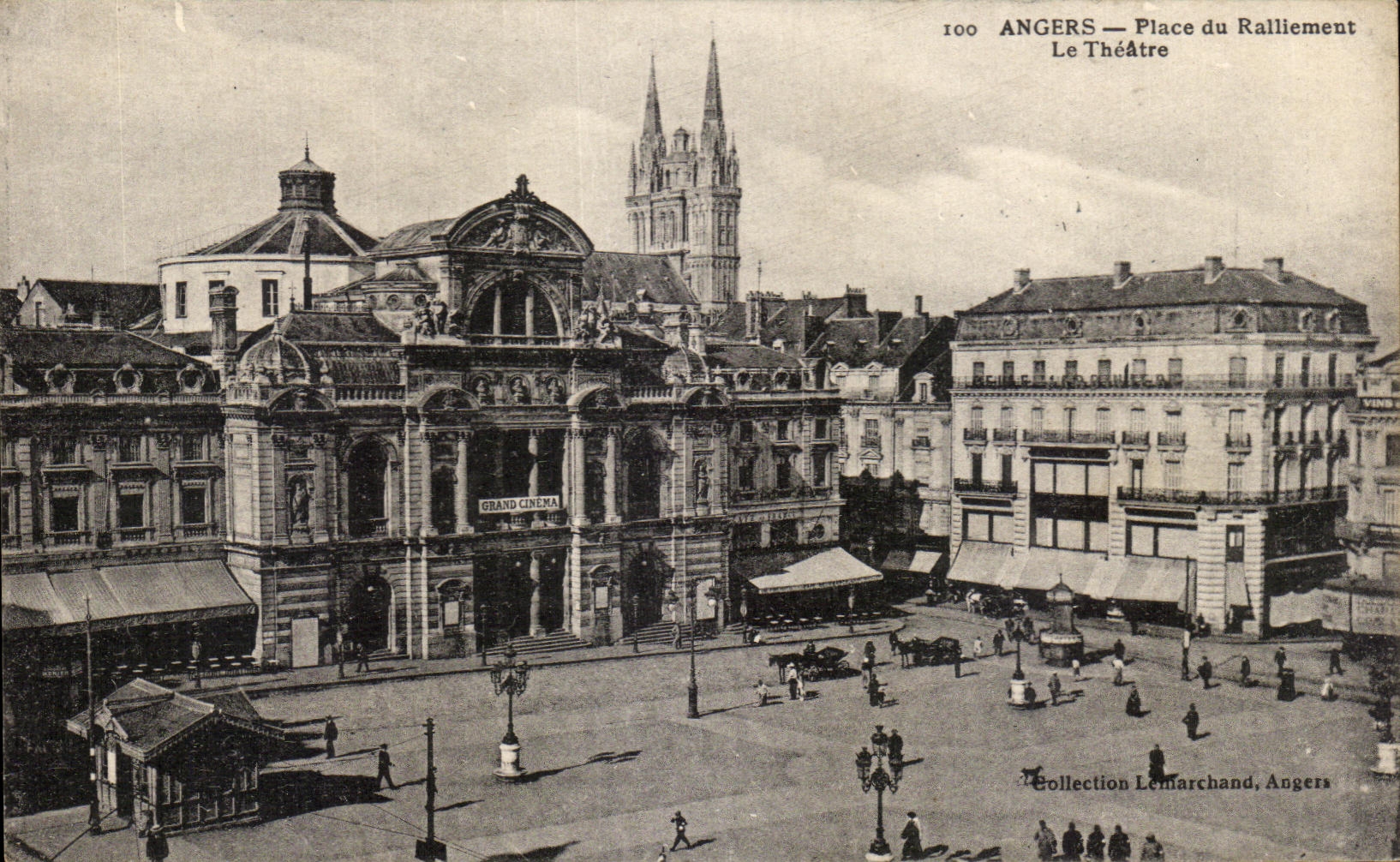 CPA Angers Place du Rallement Le Theatre