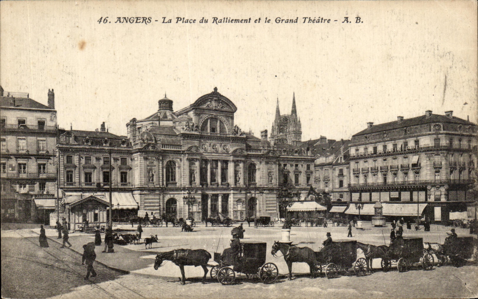 CPA Angers La Place du Ralliement et le Grand Theatre