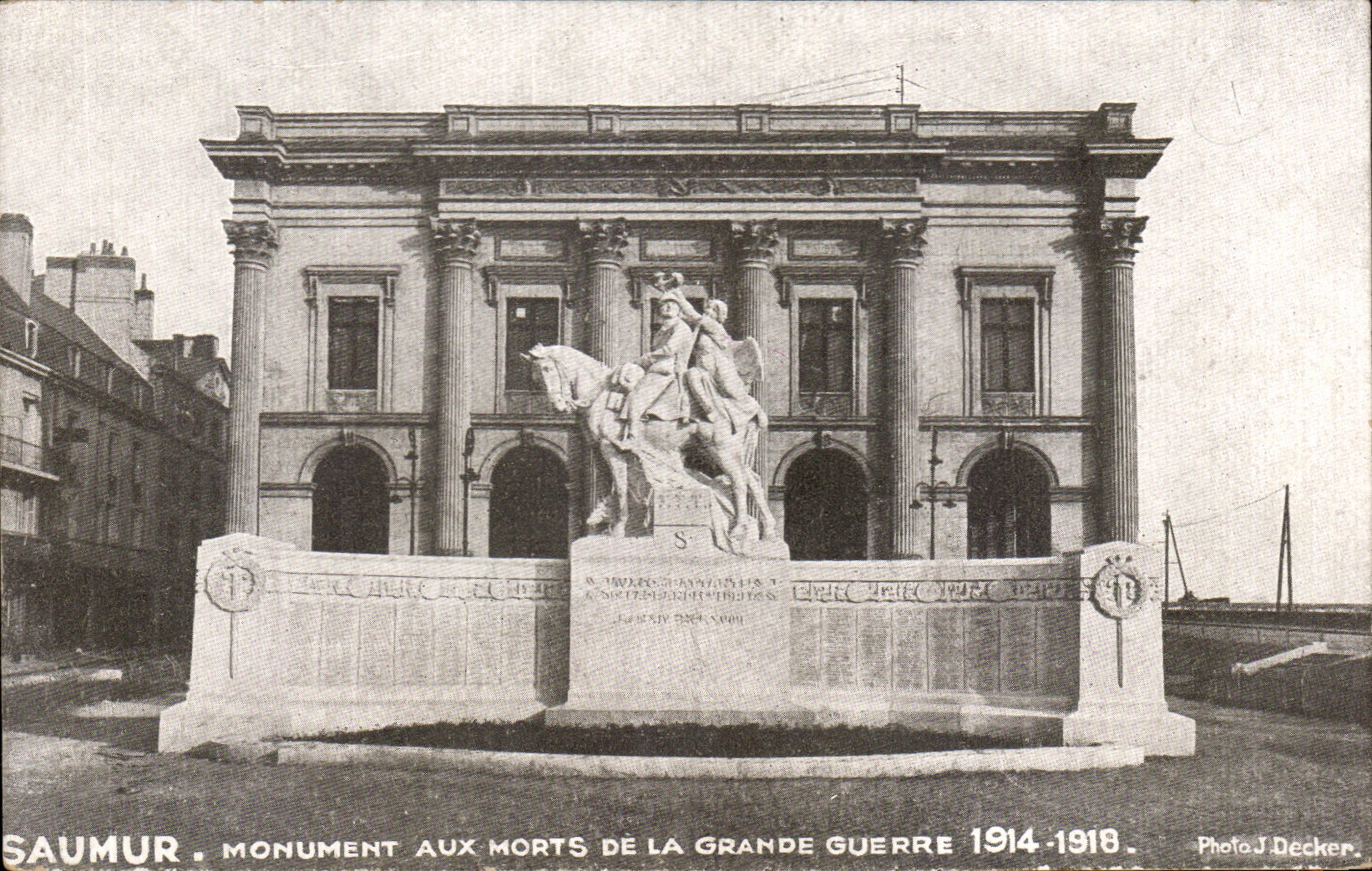 CPA Saumur Monument aux Morts De la Grande Guerre 1914 1918 Militaria 