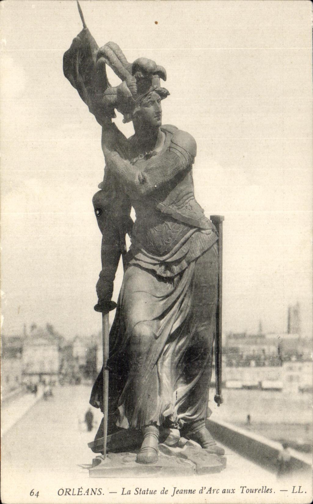CPA Orleans La Statue de Jeanne d Arc aux Tourelles