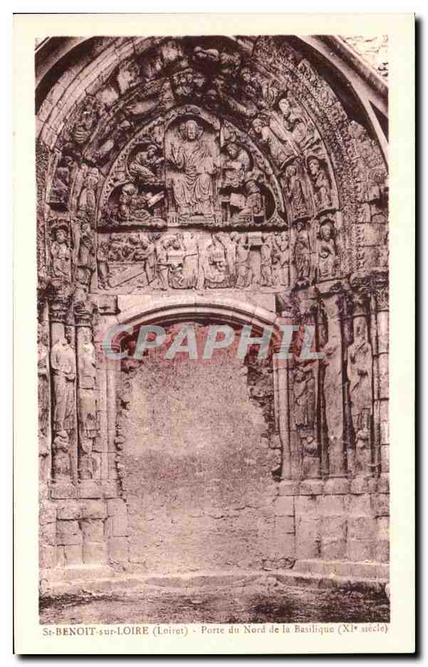 CPA Saint Benoit Sur Loire Porte du Nord de la Basilique