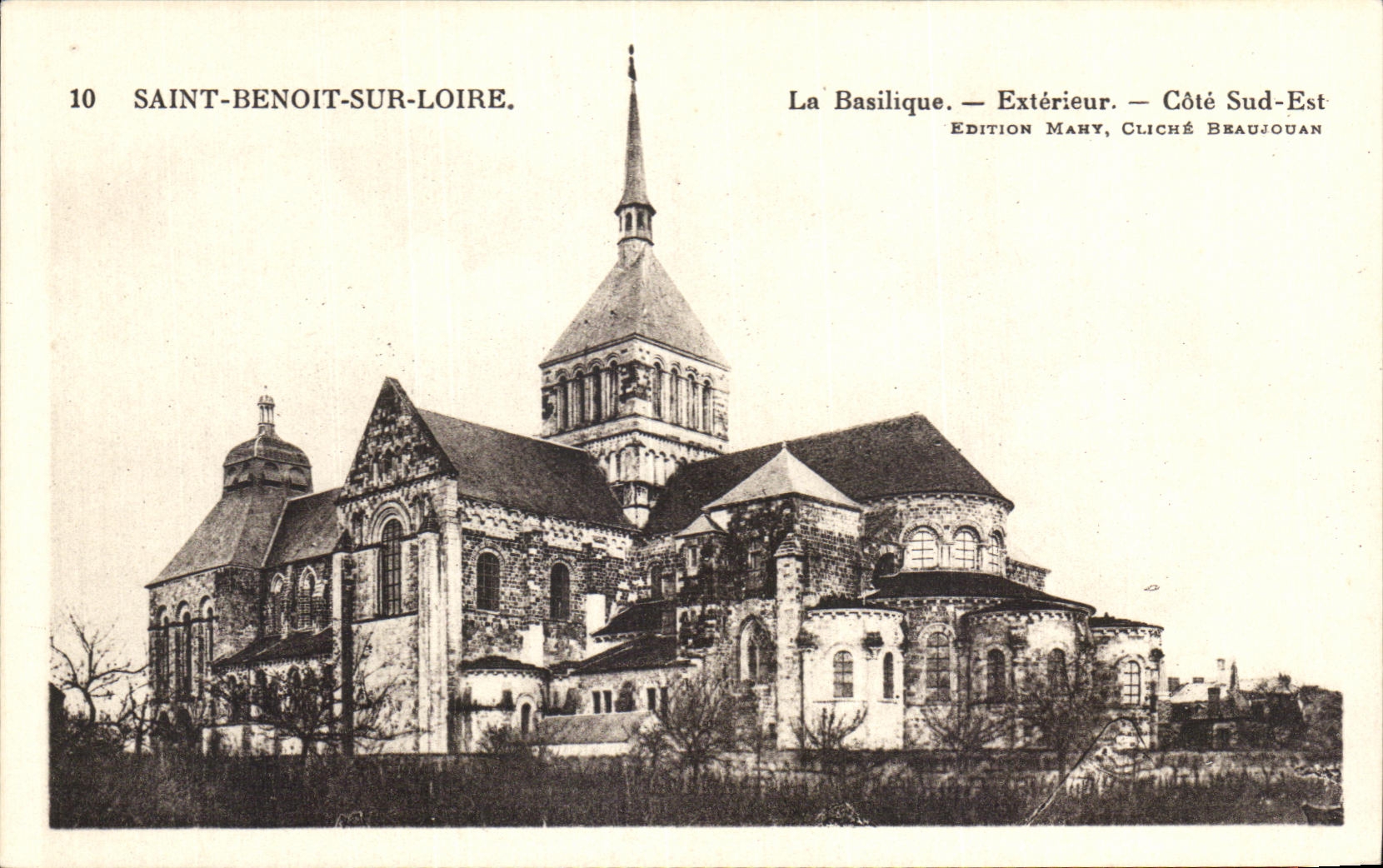 CPA Saint Benoit sur Loire La Basilique Exterieur Cote Sud Est 