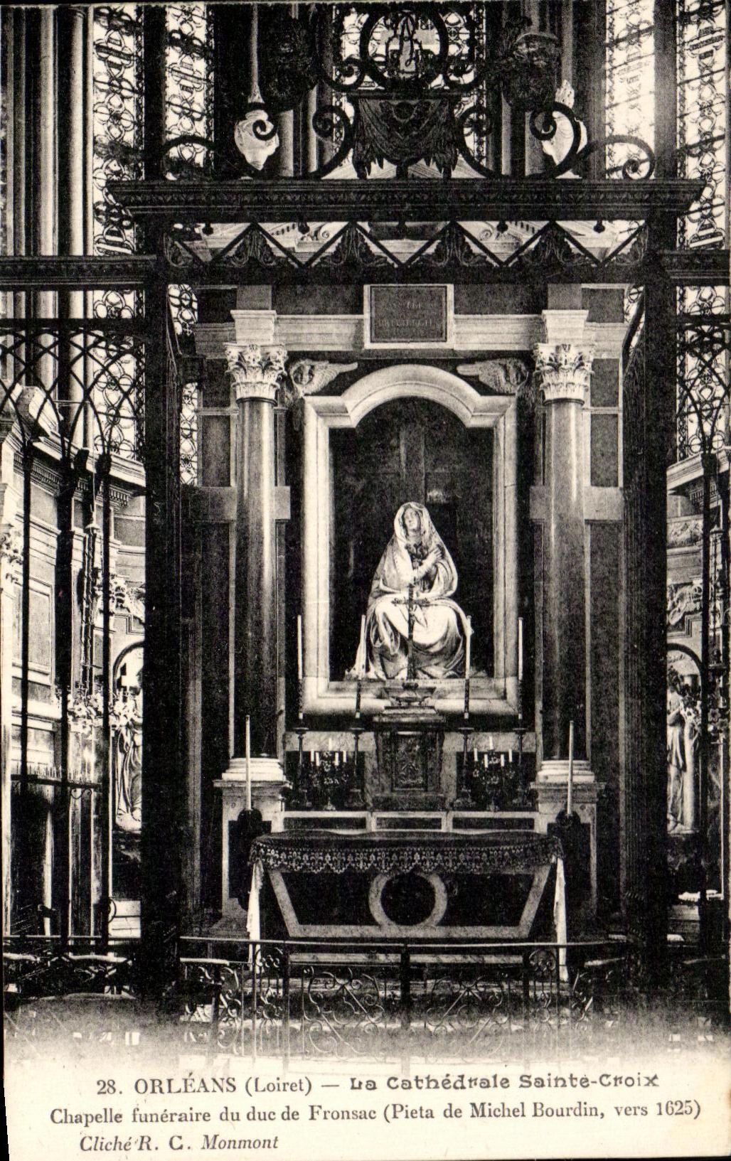 CPA Orleans La Cathedrale Sainte Croix Chapelle funeraire du duc Fronsac 