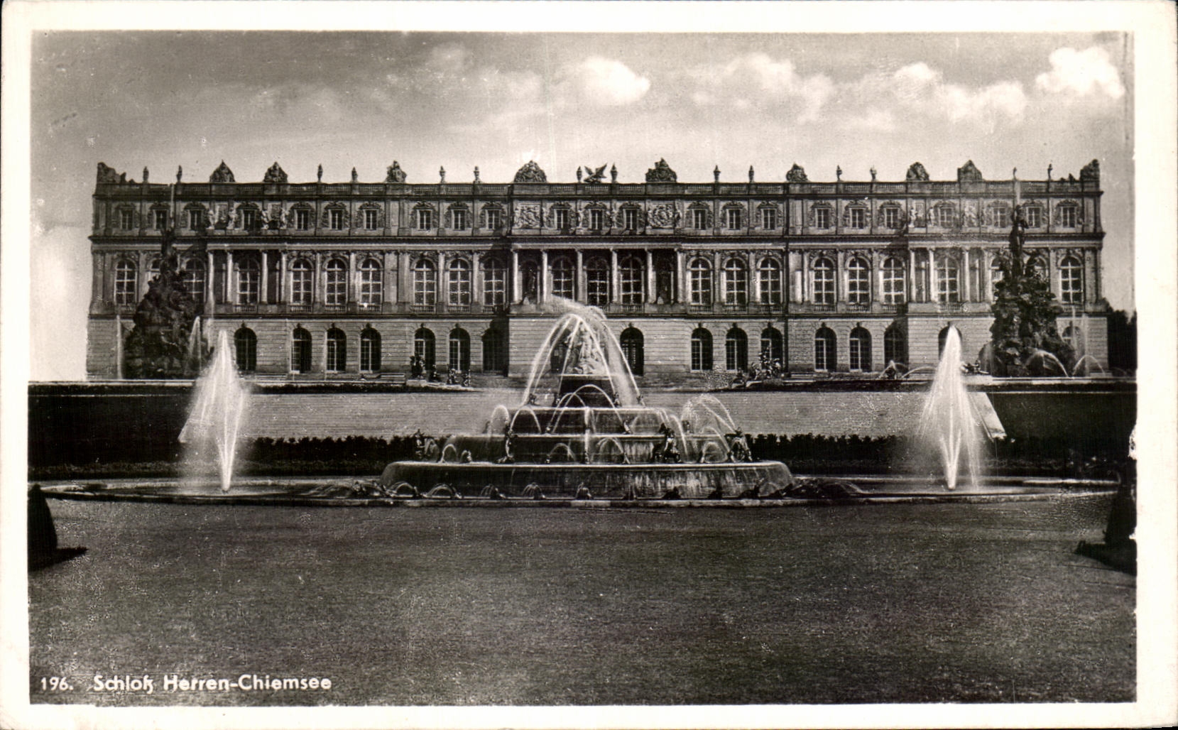Schloss Herren-Chiemsee — vue du château avec fontaine — série 196, éditeur Verlag Zirrer am Chiemsee