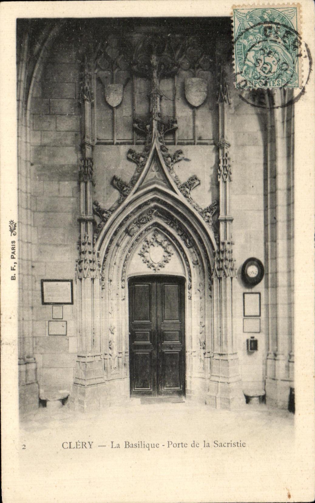 CPA Clery La Basilique Porte de la Sacristie