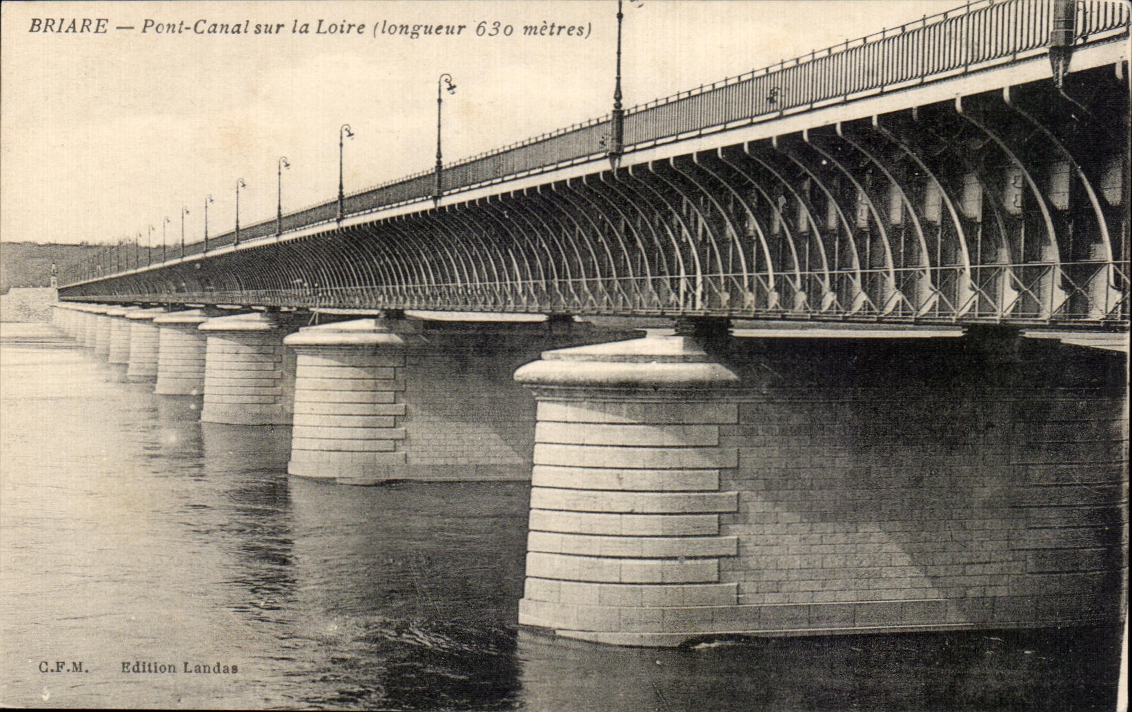 CPA Briare Pont Canal Sur la loire 