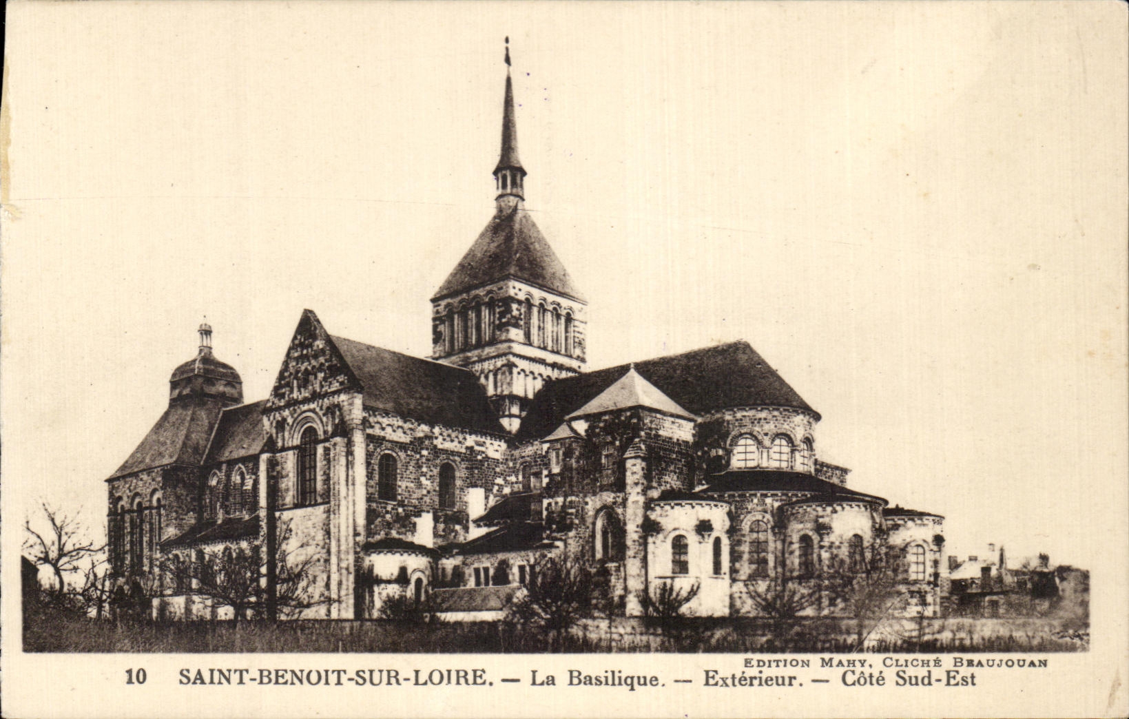CPA Saint Benoit Sur Loire La Basilique Exterieur Cote Sud Est
