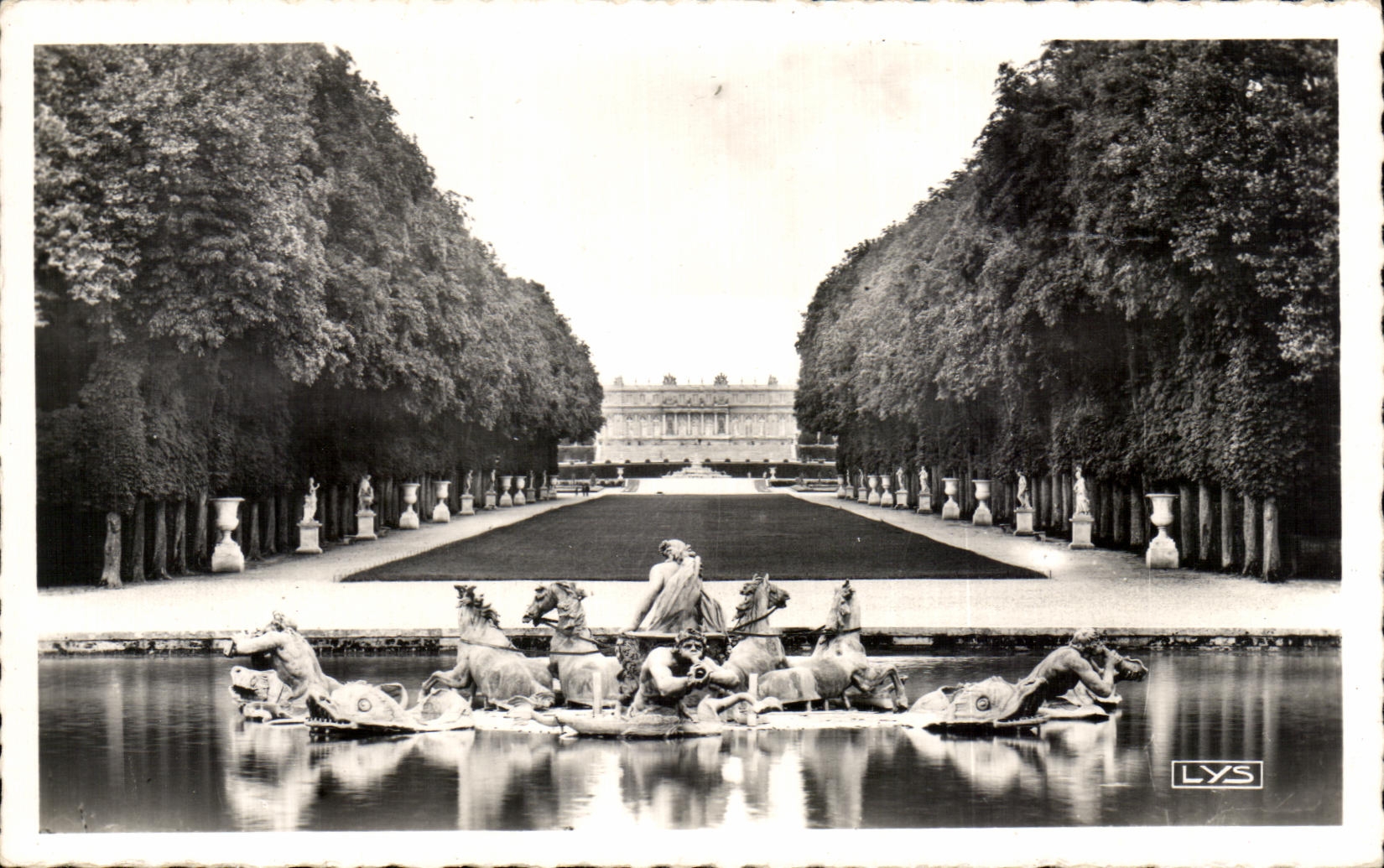 Versailles — Bassin d'Apollon (Allée Royale) — LYS