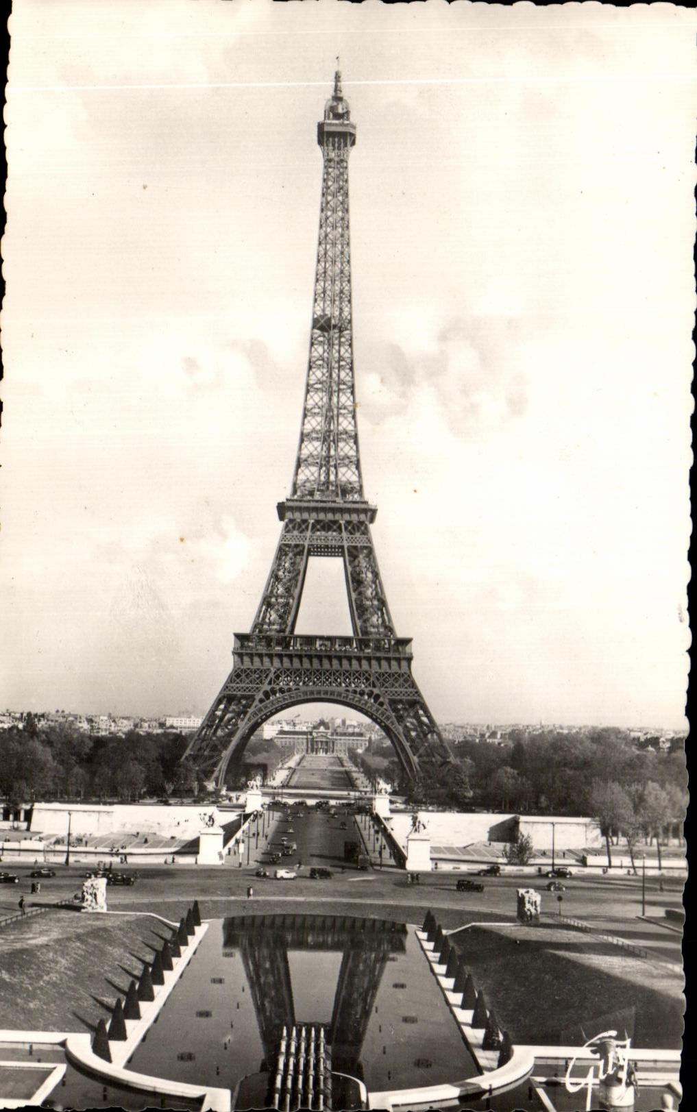 La tour Eiffel (1887-1889), vue du palais de Chaillot — André Leconte, Paris