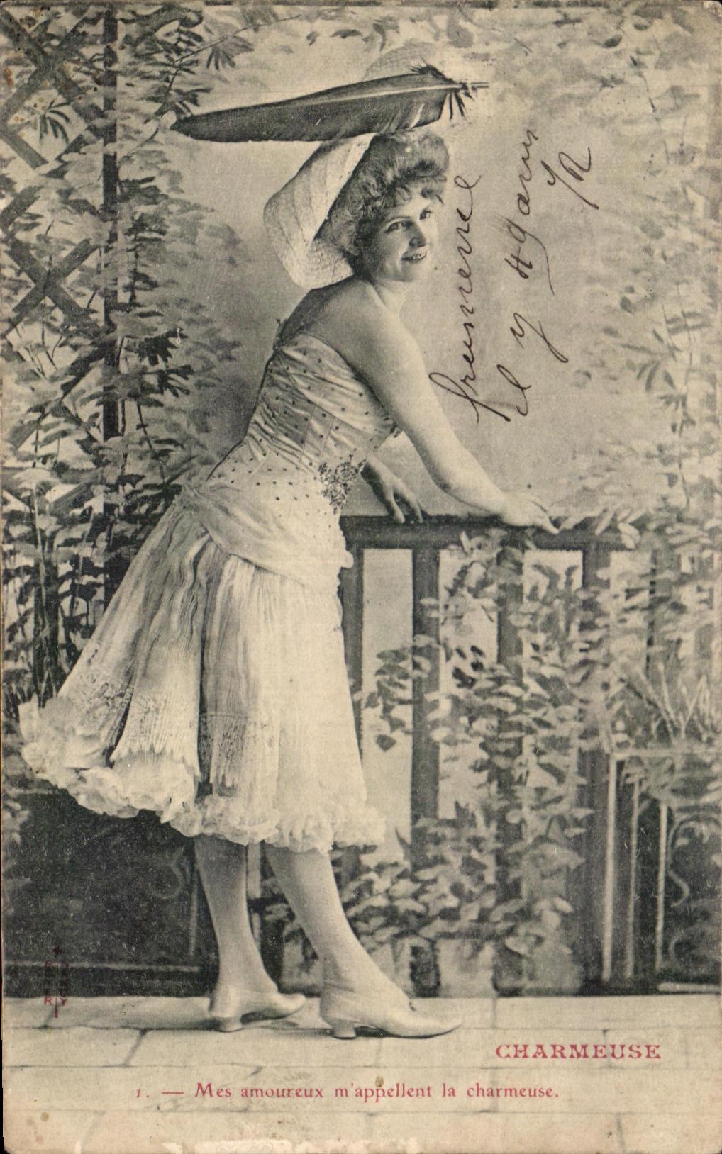 CPA Charmeuse Mes amoureux m appellent la charmeuse Femme